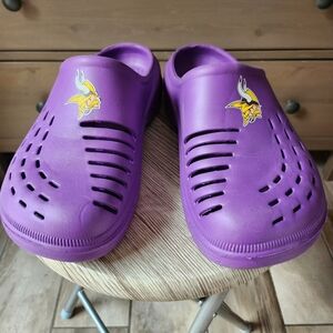 Purple FOCO Minnesota Vikings Clogs Womens Size 7-8